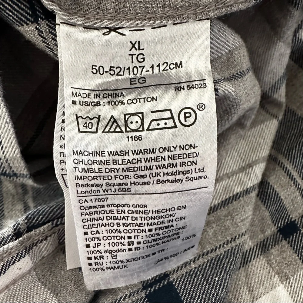 🩶 BANANA REPUBLIC men’s Plaid Button-Up Shirt Gray & Navy plaid XL flannel
